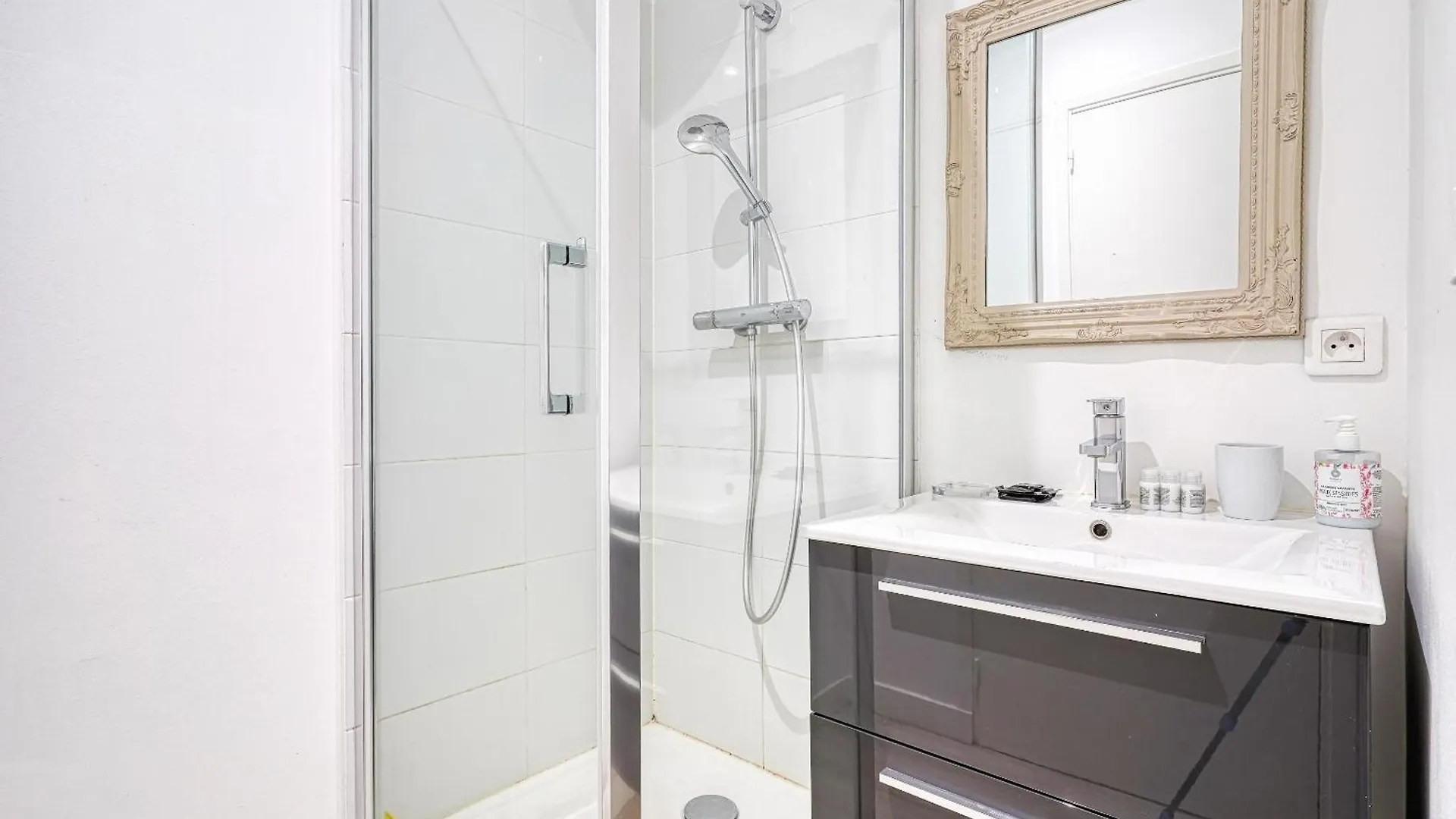 Apartment Arc De Triomphe Champs Elysees 파리 프랑스